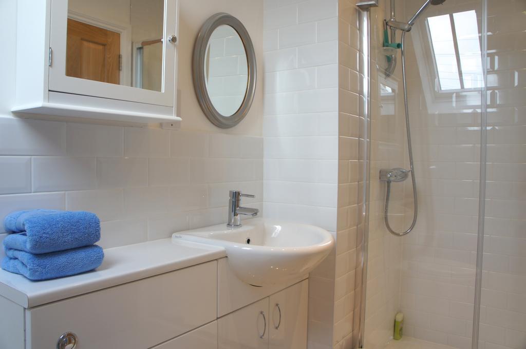 The Coast House Villa Worthing Room photo